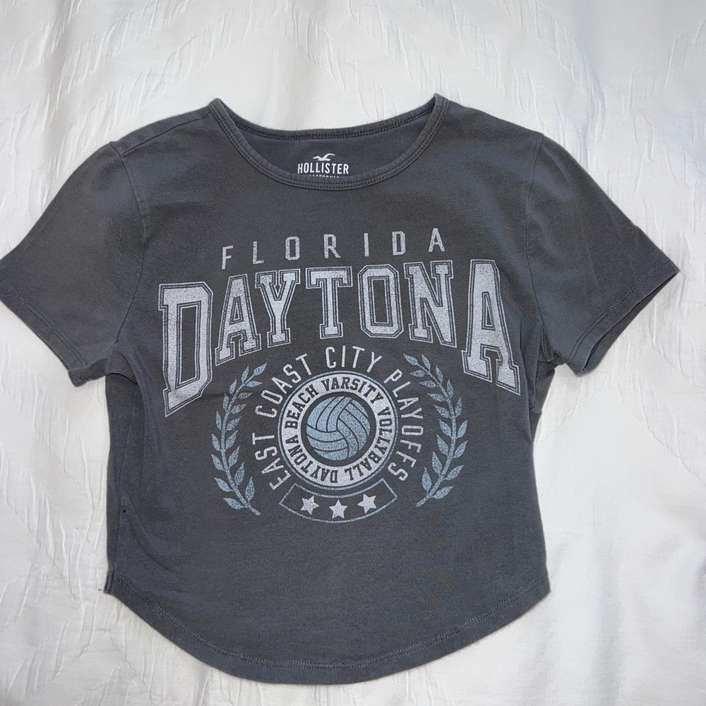 Grey short sleeve tee